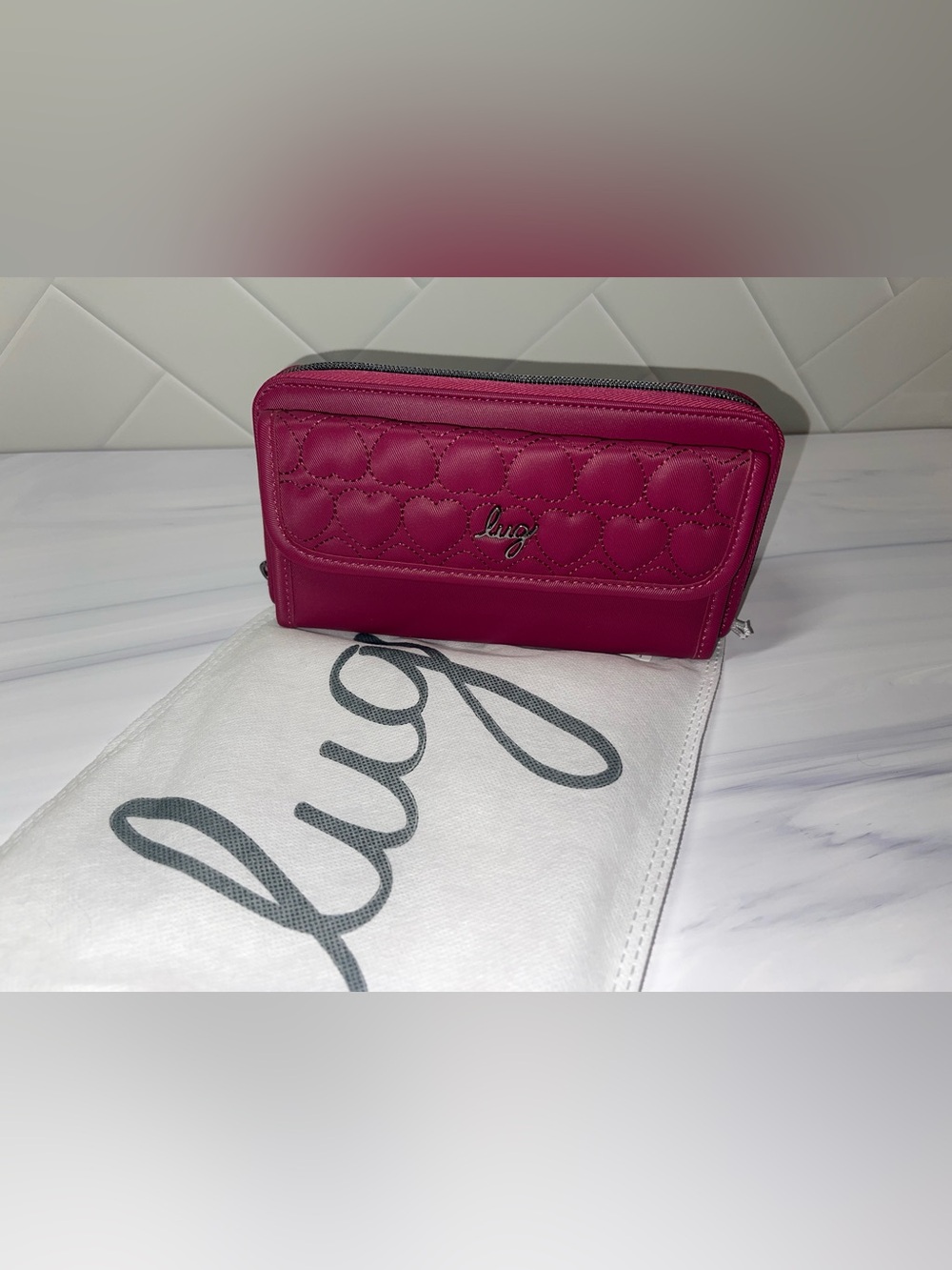 Lug Kickflip satin SE Luxe VL RFID wallet / crossbody Raspberry Quilted Hearts